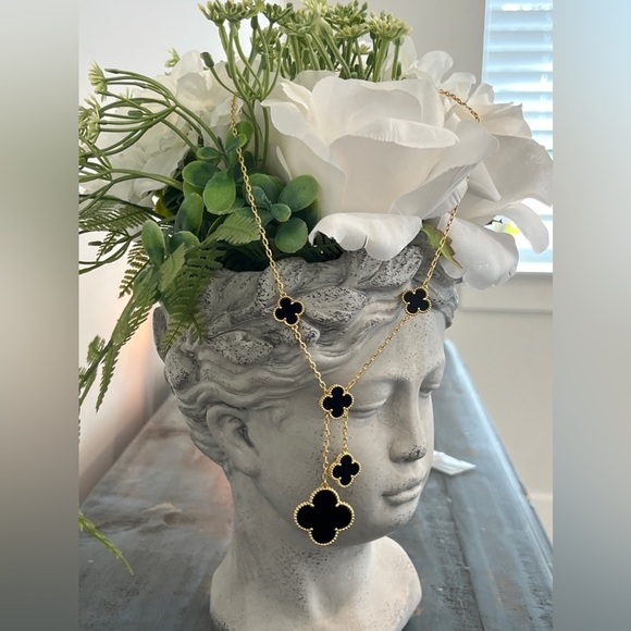 - 18k Gold Plated Alhambra Black Clover Magic Necklace with Logo - Picture 10 of 10